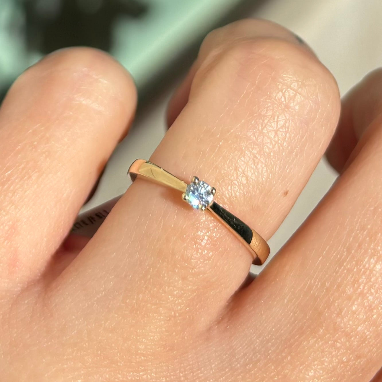 Пръстен от жълто злато с диамант 0.12 карата